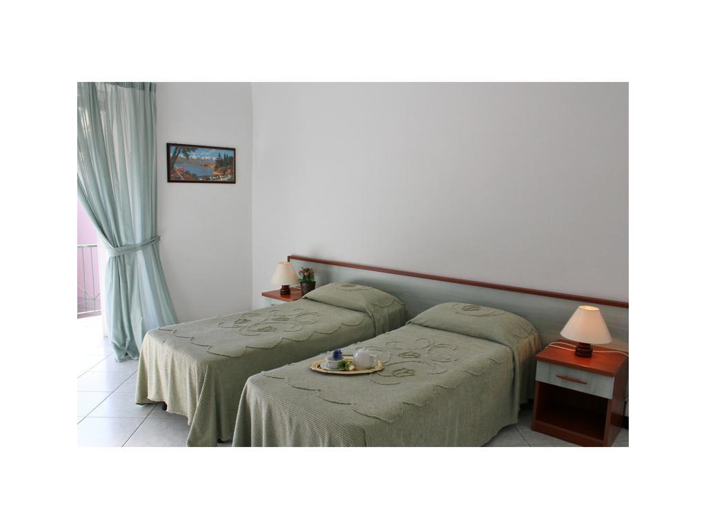 Appartamenti Mare Azzurro By Holiday World Albisola Superiore Chambre photo