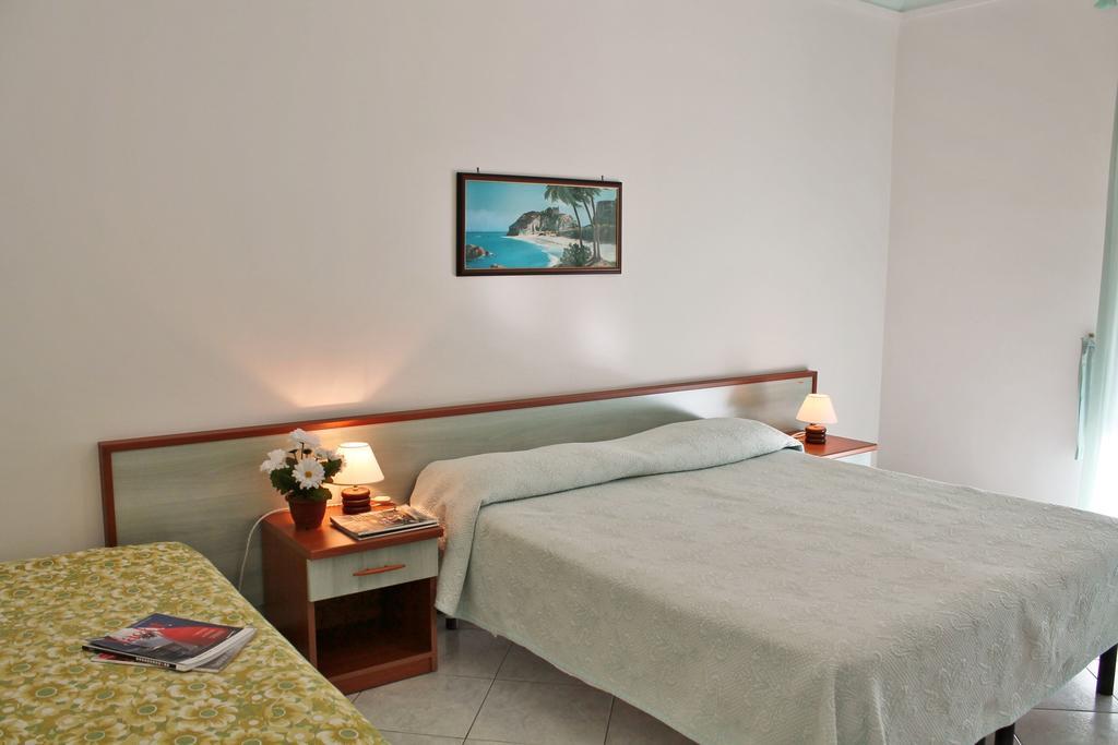 Appartamenti Mare Azzurro By Holiday World Albisola Superiore Extérieur photo